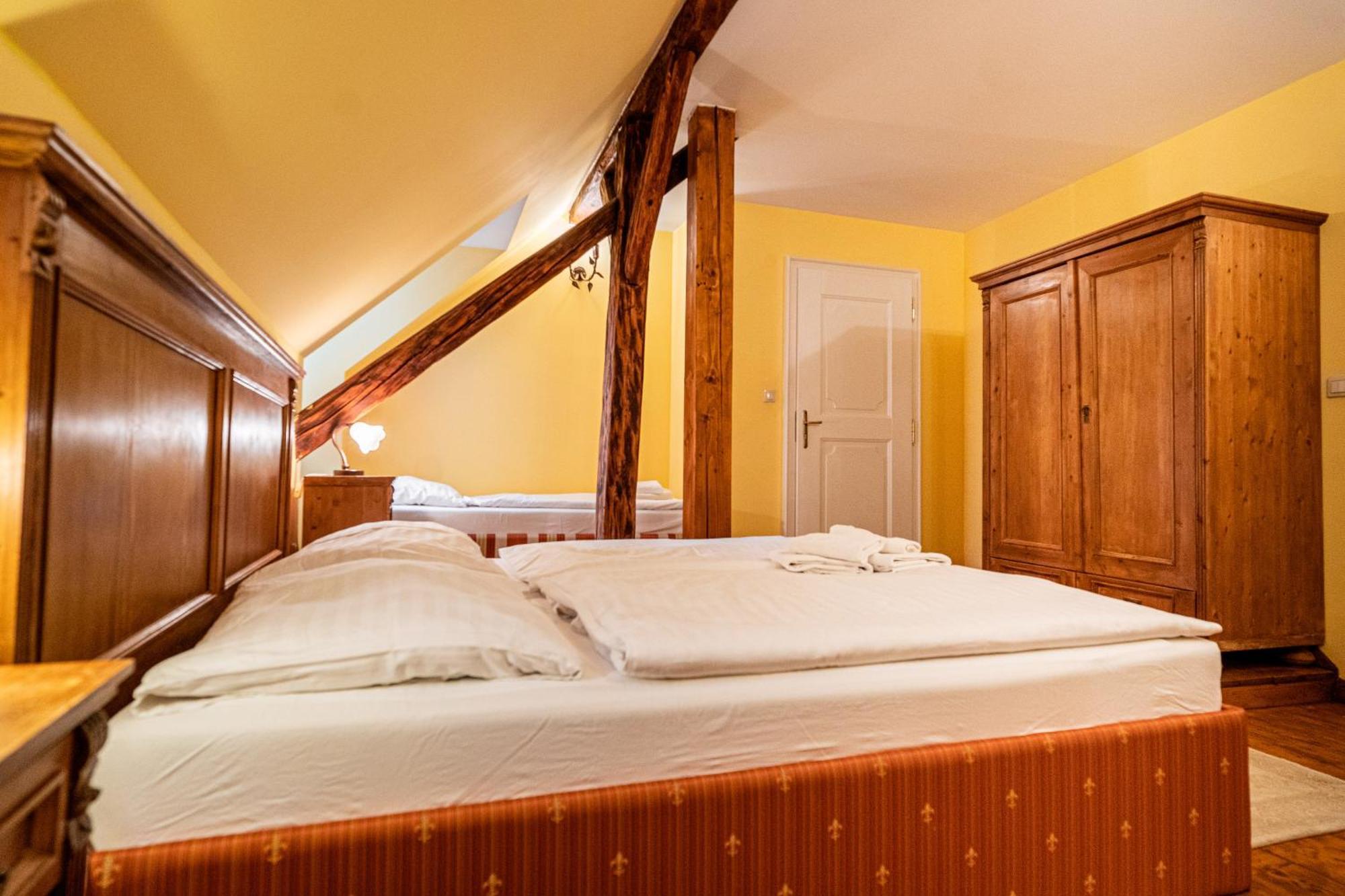 Penzion Cosmopolitan Ii. Banská Štiavnica Cameră foto